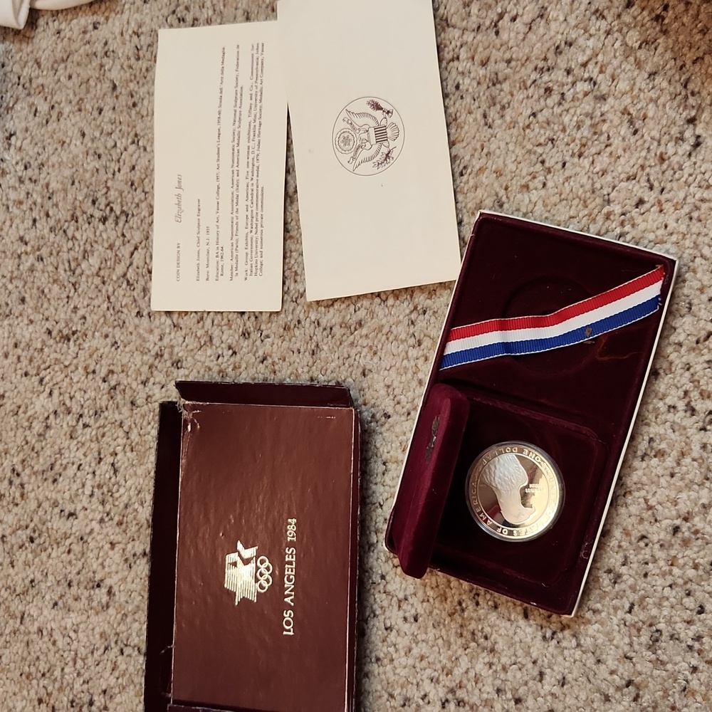 1984 LOS ANGELES OLYMPICS COIN MINT